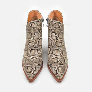 BAS quantité minimale de commande <span class=keywords><strong>bottines</strong></span> décontractées à la mode avec logo personnalisé pour dames chaussures d'hiver à talons bas en cuir avec strass pour femmes - Product Image 4