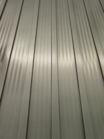 Panneau de toiture sandwich en PU, fabrication directe usine, tailles personnalisées, âme 38k 42k, finition aluminium durable