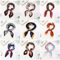 Selendang Persegi Poliester 70cm, Elegan Mewah Gaya Korea, Fashionable, Serbaguna, Profesional, Musim Panas, Cetak Retro Wanita
