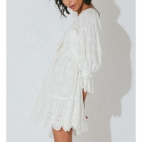 ENYA Vente en gros d'usine Mini robe à broderie florale Femme élégante en dentelle Robe de printemps et de vacances Robe ample en coton à œillets