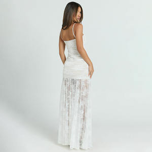 Robe longue moulante élégante en dentelle transparente avec bretelles fines et fente, idéale pour les vacances et les soirées - Product Image 6