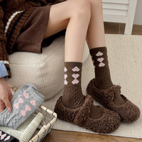 Chaussettes douces et chaudes en velours nuageux pour femmes, chaussettes mi-mollet pour l'automne et l'hiver, chaussettes en forme de cœur pour l'extérieur