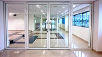 Prix usine 6 + 6mm 8 + 8mm 10 + 10mm verre feuilleté trempé transparent de sécurité pour escalier de salle de bain rideau de balustrade d'entrée extérieure