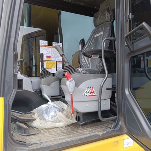 Excavadora hidráulica de orugas Komatsu PC130 y de segunda mano a la venta con componentes de motor y núcleo de bomba - Product Image 4