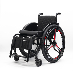 Kursi roda Manual aluminium sandaran lembut hitam ringan dengan desain olahraga roda 3 Ruji - Product Image 3