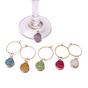 Ciondolo a Forma di Bottiglia di Profumo in Lega di Zinco con Cristalli, Design Moderno e Semplice, Regalo per Amanti del <span class=keywords><strong>Vino</strong></span> - Product Image 1