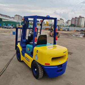 Carretillas elevadoras Komatsu usadas de excelente rendimiento con motor diésel de bajo precio para las industrias minorista y de restaurantes - Product Image 3