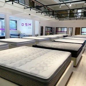 Tissu d'<span class=keywords><strong>ameublement</strong></span> à motif islamique personnalisé, tissu jacquard gaufré avec couleur or métallique - Product Image 3