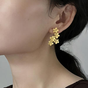 INATURE Forget Me Not 925 Plata de ley hecha a mano joyería fina flor romántica Stud pendientes - Product Image 4