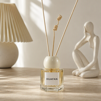 Bouteille en verre carrée à base épaisse pour diffuseur de roseaux, 50ml, 90ml, 100ml, transparente, vide, avec bouchon, personnalisable avec logo
