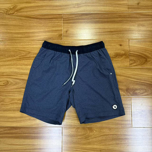 <span class=keywords><strong>Pantaloncini</strong></span> da corsa di alta qualità <span class=keywords><strong>pantaloncini</strong></span> da ciclismo a due piani <span class=keywords><strong>pantaloncini</strong></span> da ciclismo con coulisse con tasca laterale per allenamento <span class=keywords><strong>pantaloncini</strong></span> Casual di alta qualità per gli uomini - Product Image 1