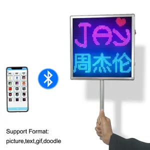 Panneau d'affichage LED sans fil à commande par APP Écran d'affichage LED programmable Tableau LED portable rechargeable pour le ramassage à l'aéroport