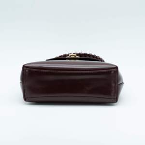 <span class=keywords><strong>Borsa</strong></span> a Tracolla Mini da <span class=keywords><strong>Donna</strong></span> in Pelle Goffrata Effetto Coccodrillo <span class=keywords><strong>Bordeaux</strong></span> con Manico Intrecciato e Chiusura Girevole Dorata Stile Retrò - Product Image 6