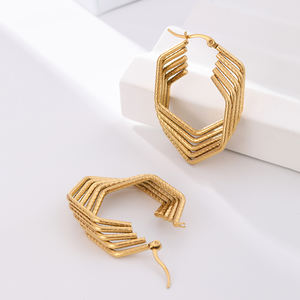 Ensemble de bijoux de créateurs tendance, boucles d'oreilles créoles en acier inoxydable plaqué or 18 carats, imperméables, pour femmes - Product Image 1