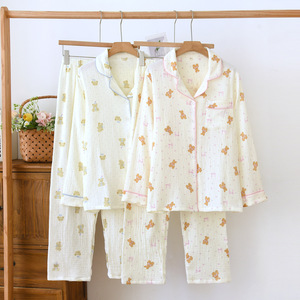 Conjunto <span class=keywords><strong>de</strong></span> <span class=keywords><strong>Pijama</strong></span> <span class=keywords><strong>de</strong></span> Algodón para Mujer, con Botones, Estampado <span class=keywords><strong>de</strong></span> Osito <span class=keywords><strong>de</strong></span> Peluche, Ribete en Contraste, Suave y Transpirable, Ropa <span class=keywords><strong>de</strong></span> Dormir, Venta al Por Mayor - Product Image 3