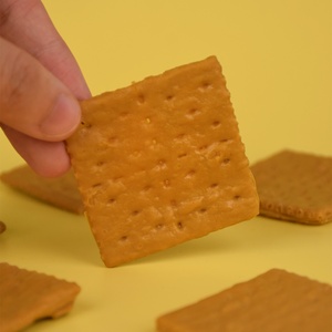 Galletas de soda, modelo artificial para fotografía, accesorios de decoración, postre, galletas Graham, galletas de mantequilla, cuadrados de leche cuajada - Product Image 1