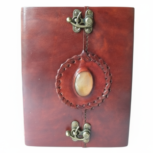 Diario de cuero hecho a mano con papel de pergamino, doble cierre y piedra pulida, serie PENDRAGON - Product Image 1