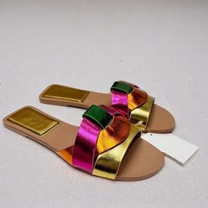 Sandales plates haut de gamme pour femmes, nouveau design à brides croisées, confortables et respirantes pour l'été et les activités de plein air - Product Image 3