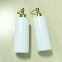 Bouteille en plastique PET de 480 ml avec pulvérisateur à pompe pour l'emballage de lotion et de shampoing, couleur du bouchon personnalisable, OEM/ODM disponible
