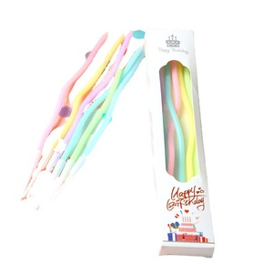 Bougies d'anniversaire courbées colorées en paraffine pour la décoration de gâteaux et les fournitures de fête - Product Image 3