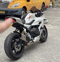Moto sportive QJMotor SRK600 600cc 4 cylindres refroidie par eau, pour trajets quotidiens, puissante, confortable, à essence