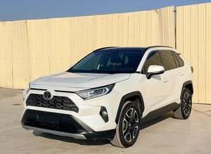 <span class=keywords><strong>Toyota</strong></span> <span class=keywords><strong>RAV4</strong></span> 2.0L CVT <span class=keywords><strong>Essence</strong></span> SUV Luxe 2020 Euro VI Conduite à Gauche, Voiture d'<span class=keywords><strong>Occasion</strong></span> Abordable - Product Image 2