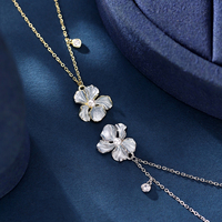 KAAN JEWELRY 925 Sterling Silber Retro Blumen Perlen Zirkon Damen Schlüsselbein-Kette Luxuriöse Zweifarbige Süße Temperamentvolle Halskette