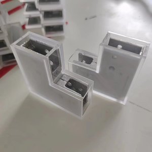 Estante de Esquina Moderno de Acrílico, Plástico, Vertical, Acabado Mate Satinado, 0.8mm de Grosor, Protector, Pre-Ensamblado, para Uso en Interiores - Product Image 4