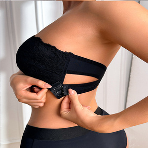 <span class=keywords><strong>Reggiseno</strong></span> <span class=keywords><strong>Senza</strong></span> <span class=keywords><strong>Spalline</strong></span> da Donna in <span class=keywords><strong>Pizzo</strong></span> Jacquard Ondulato Sexy con Striscia Antiscivolo, <span class=keywords><strong>Spalline</strong></span> Incrociate sul Retro, Design con Chiusura Laterale - Product Image 4