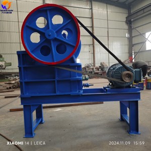 תחנת ריסוק ניידת קלה להזזה, מגרסת לסת ניידת לשימוש באזורים רחבים, מגרסת אבן ביתית למפעל ייצור, למכירה - Product Image 4