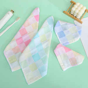 Serviette de bavoir pour jeunes enfants en gaze colorée à motif quadrillé, tissage uni, vente en gros pour la maternelle - Product Image 3