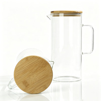 Carafe à eau en verre avec couvercle en bambou, transparente, pour jus froid, avec poignée en D, grande capacité, logo personnalisé, vente en gros, approvisionnement direct