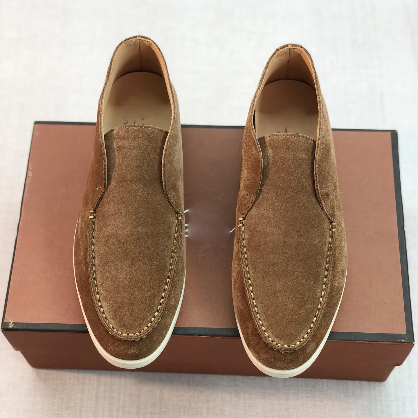 Hot Sale Nude Suede Flat Shoes Men Slip On Loafers Male Round Toe Mules Summer Walk Casual Shoes Men