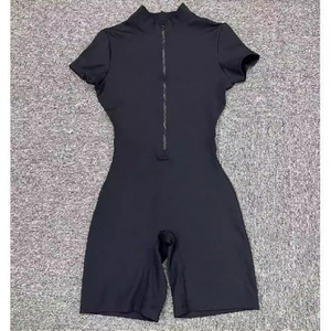 Combinaison de yoga à manches courtes avec logo personnalisé pour femmes, tenue de sport pour la danse, la course à pied, le fitness, combinaison de sport moulante, short - Product Image 2