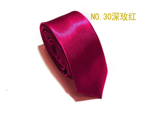 Cravate promotionnelle personnalisée pour homme, style professionnel, en soie brillante unie, avec logo CMYK/broderie, faite à la main et abordable - Product Image 5