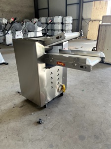 Presse à pâte automatique de haute qualité rouleau de pétrissage machine à presser les nouilles électriques - Product Image 4