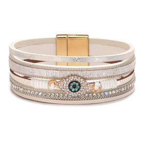 สร้อยข้อมือหนังหลายชั้นสไตล์โบฮีเมียน ลดราคาสุดฮอต พร้อมตัวล็อกแม่เหล็กโลหะ ประดับคริสตัลรูปตาปีศาจ - Product Image 5