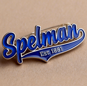 Pin de Solapa Personalizado Color Azul Claro, Spelman Est. 1881, Broche de Perla para Graduadas de Spelman, Joyería, Regalo - Product Image 2