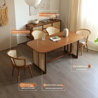 Table à manger multifonctionnelle en bois massif Wabi-sabi avec coins arrondis, style moderne minimaliste, longue banquette, ensemble de chaises en rotin