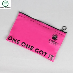 Sacs en plastique refermables personnalisés avec logo givré imprimé, recyclables, avec valve, pour l'emballage de vêtements, de chaussettes, de chaussures et de fourrures - Product Image 1