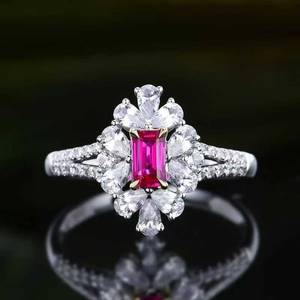 Anillo Rectangular con Halo de Rubí Sin Calentar, Oro Blanco de 18K con 28 Diamantes en Total de 0.14ct, 2.68g, Anillo de Gema con Pavé Completo para Mujer - Product Image 1