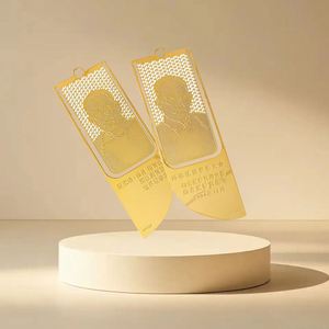 Marcapáginas de Metal Dorado Personalizados, Aleación de Zinc con Baño de Oro y Plata, Grabado Tipo Tallado - Product Image 1