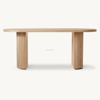 Bureau d'ordinateur artisanal en chêne premium, rectangulaire arrondi, moderne et minimaliste, avec double piétement cannelé, pour bureau à domicile