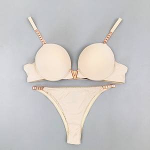 Ropa interior de mujer Cadena simple Sexy Sujetador elegante Tanga Estilo adulto Noche romántica Conjunto De Soutien-Gorge - Product Image 4