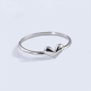 Anello semplice in acciaio inossidabile a forma di cuore per regalo unisex, gioielli di moda T0321 - Product Image 2