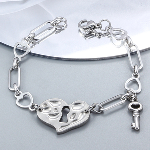 Demandez le catalogue <span class=keywords><strong>U</strong></span>, nouveaux bracelets tendance, forme <span class=keywords><strong>de</strong></span> clé <span class=keywords><strong>de</strong></span> serrure à <span class=keywords><strong>50</strong></span> cœurs, plaqué or, acier inoxydable, bijoux cadeau - Product Image 6