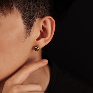 Orecchini a stella ottagonale dorati HAOXUAN - Orecchini retrò in metallo ecologico, maschili, audaci, femminili, di tendenza, di alta gamma, versatili - Product Image 3
