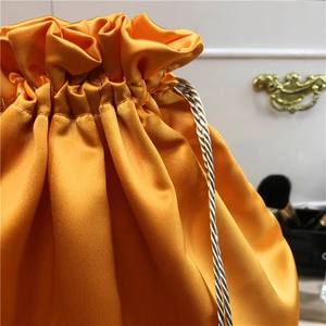 Sac à talons de <span class=keywords><strong>danse</strong></span> noirs personnalisé avec cordon de serrage, sac <span class=keywords><strong>latine</strong></span> en nylon, sac cosmétique imperméable en nylon - Product Image 5