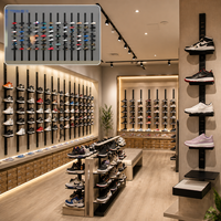 Étagère à chaussures murale en métal robuste et moderne avec présentoir Slatwall, 5 à 10 niveaux, pour boutiques de chaussures