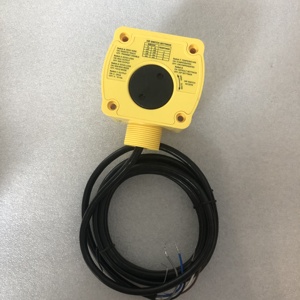 Sensor Ultrasónico Ban&ner QT50ULB U-GAGE, Salida Analógica de 10-30V, 4-20mA/0-10V para Detección de Nivel - Product Image 3
